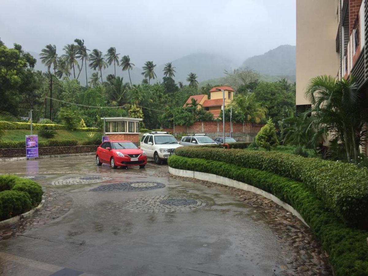 Five Falls Resort Кутталам Екстер'єр фото